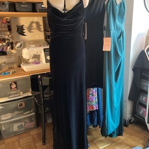 Revelry Skye Velvet Gown Bridesmaid Dress. Black. Size 6. NWT! Free shipping!